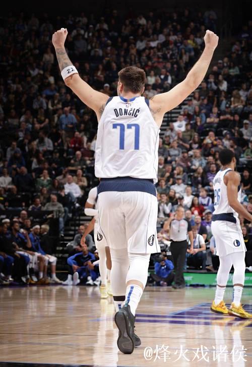 东契奇37+7+9关键防守漏人 独行侠负爵士4连败